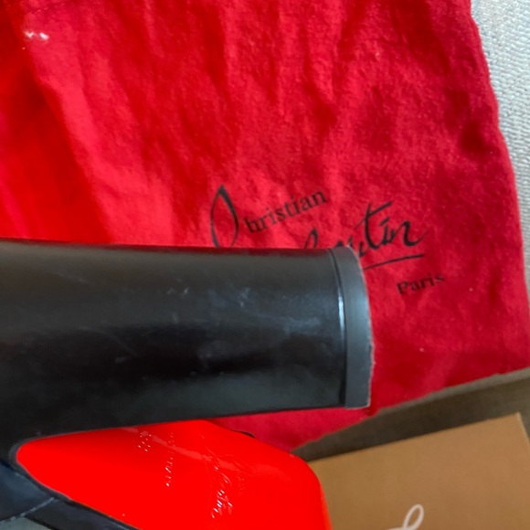 Christian Louboutin size 8 - Picture 7 of 10